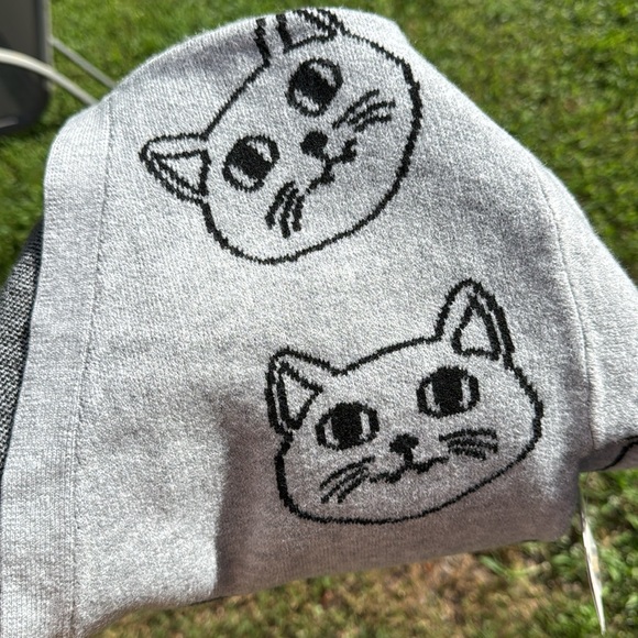 Cat Sweater - Picture 5 of 5